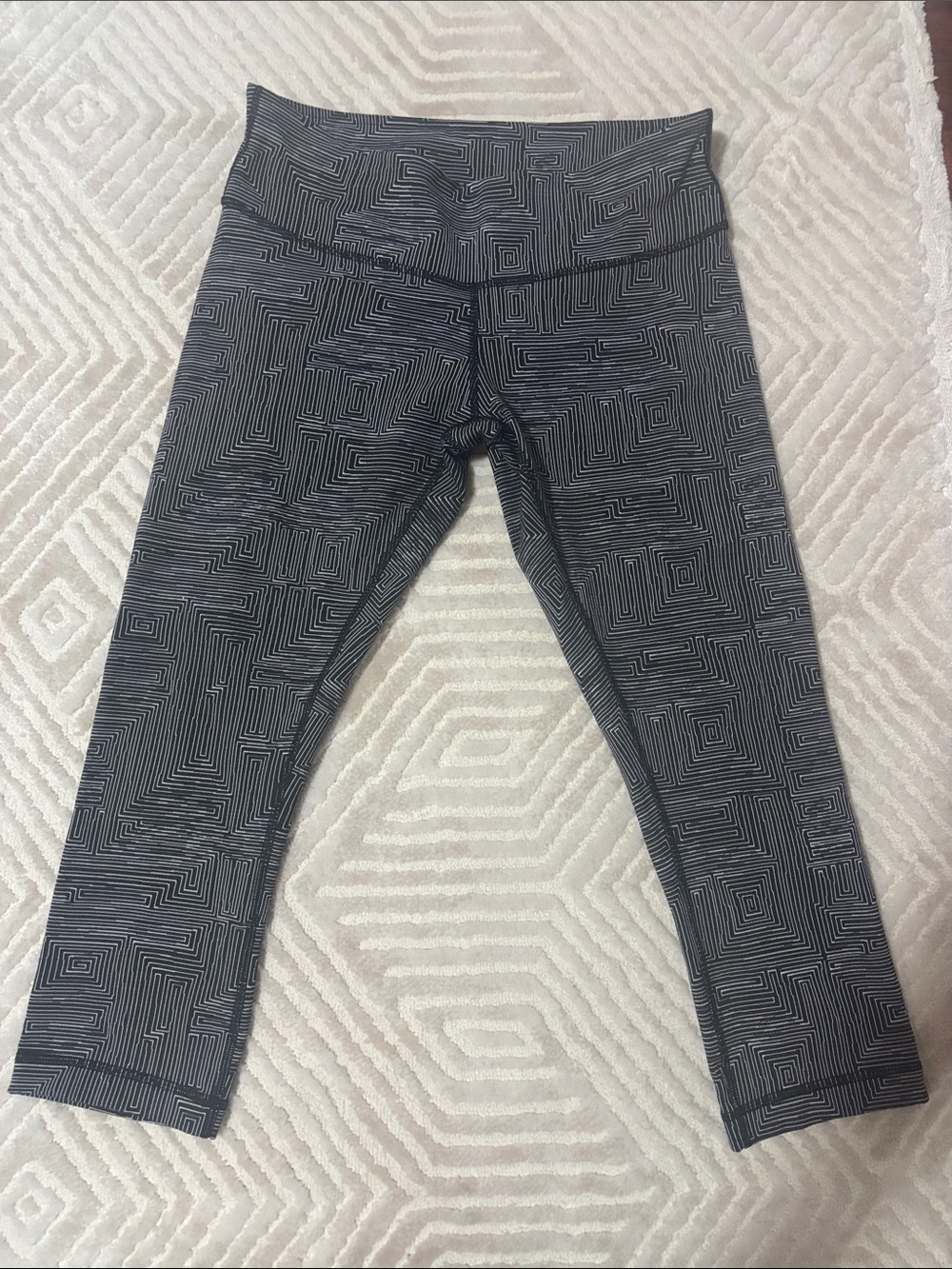 Lululemon Black & Gray Geometric Track Capris